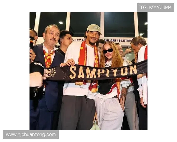 恰 20 经纪人赴伊斯坦布尔敲定转会 加拉塔萨雷 1500 万欧协议在望(3) 恰 20 经纪人赴伊斯坦布尔敲定转会 加拉塔萨雷 1500 万欧协议在望(3)